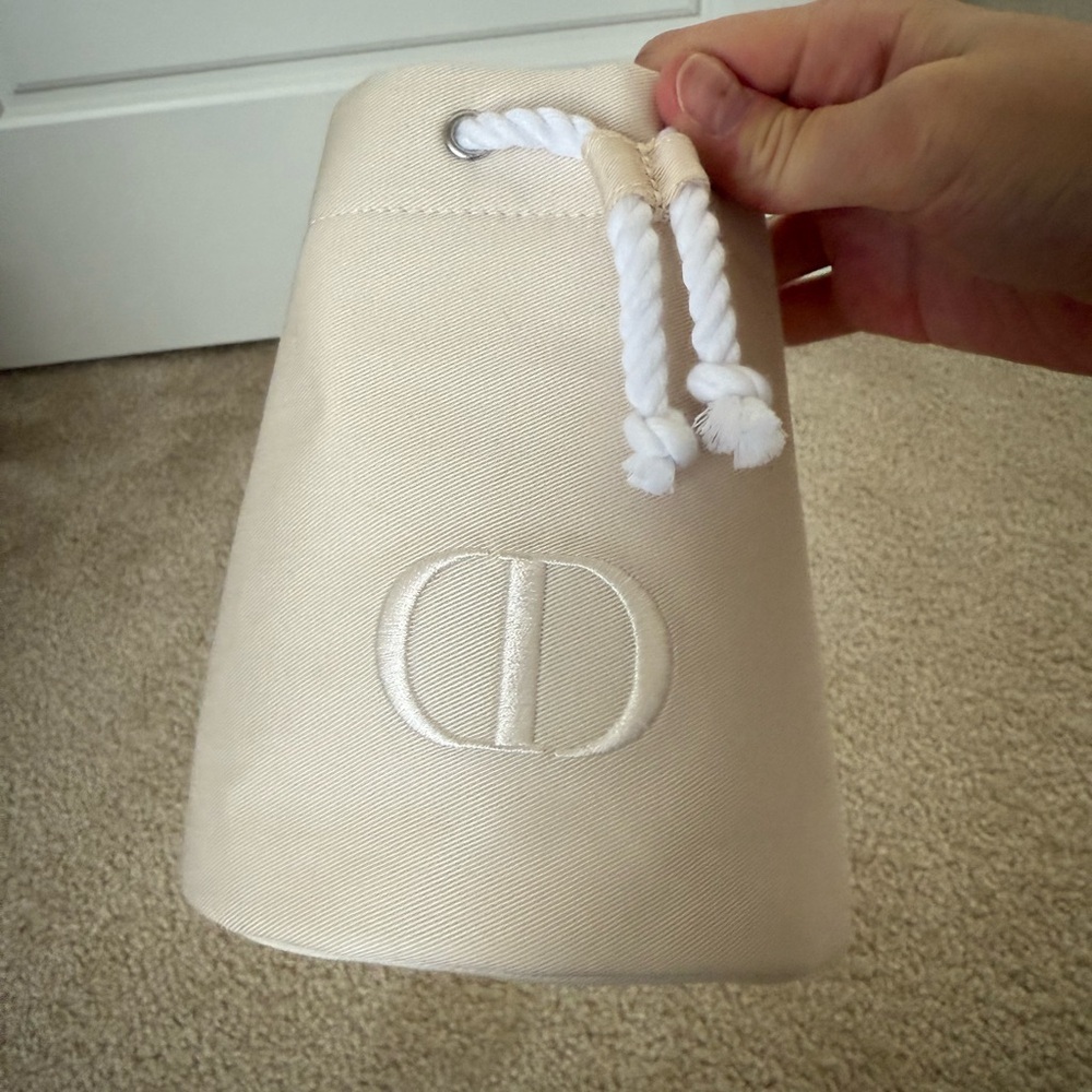 Christian Dior Cream and White Drawstring Bucket Trousse Pouch Cosmetic Bag - Picture 6 of 15